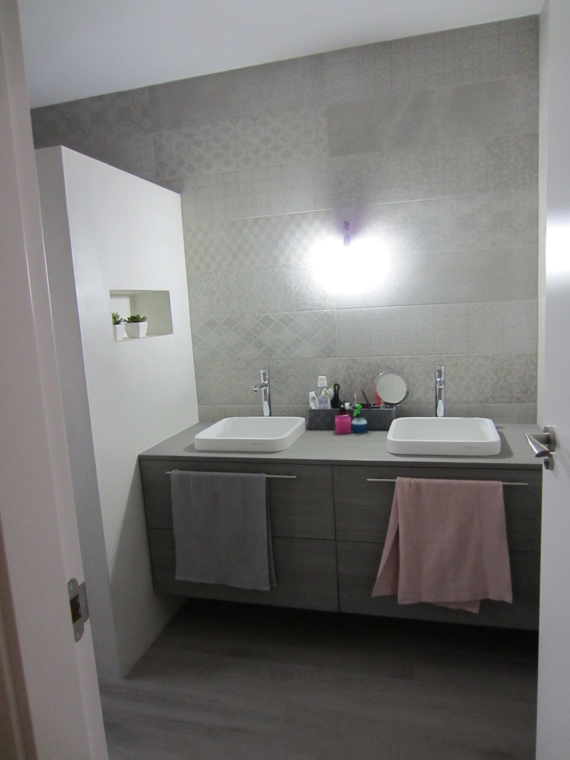 Crafting Captivating Headlines: Your awesome post title goes here